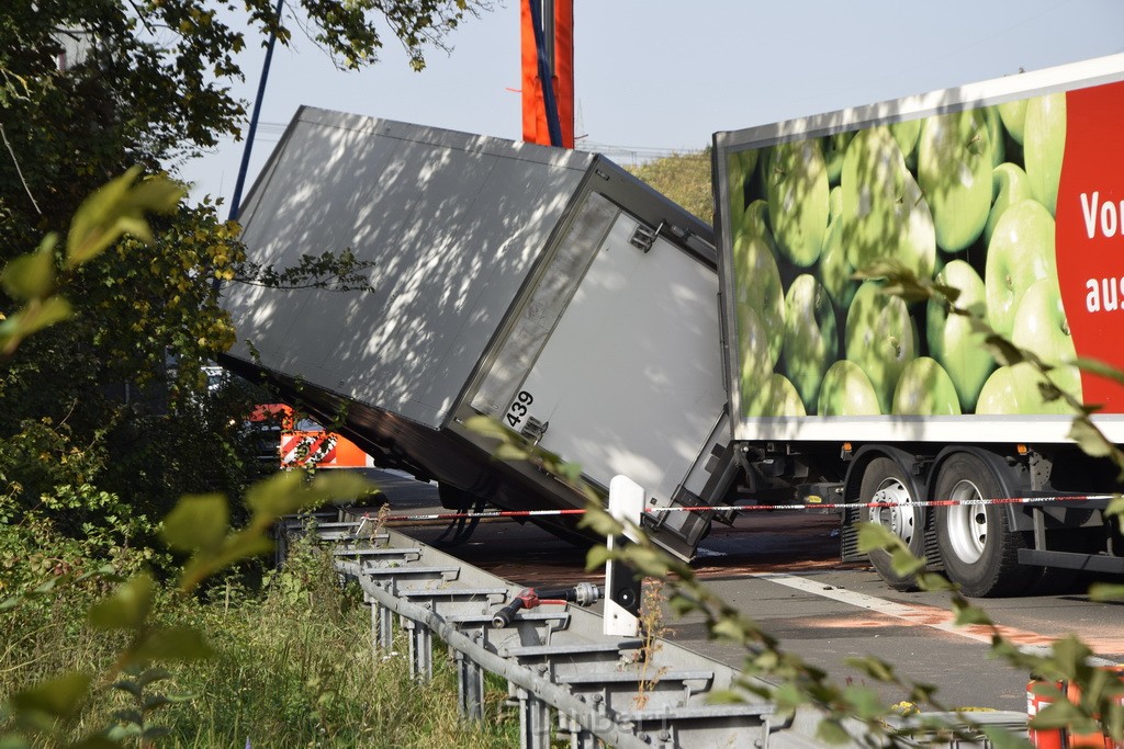 Schwerer VU PKlemm A 57 Rich Innenstadt Hoehe Koeln Chorweiler P269.JPG - Miklos Laubert